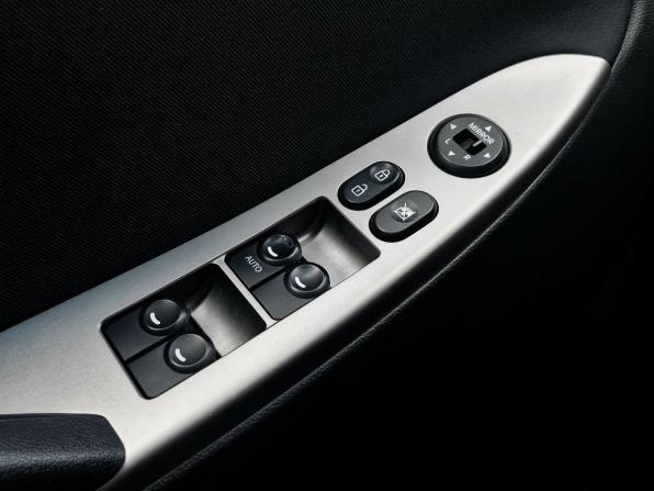 Hyundai Solaris I Рестайлинг с пробегом 2015 года, цена 1 099 000 рублей, 124919 км, седан, Автокод Объявления