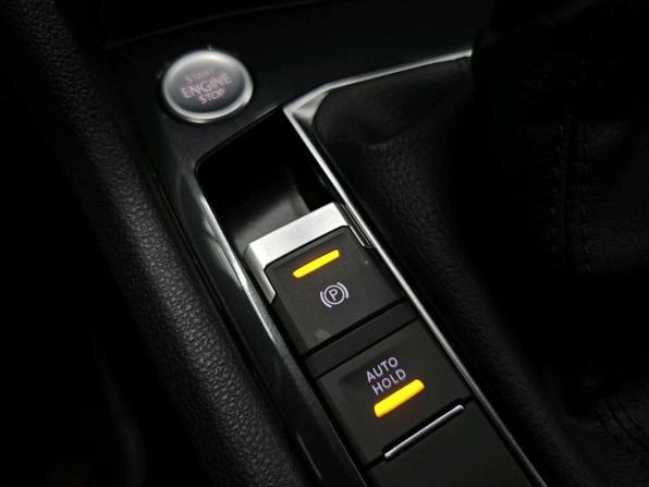 Volkswagen Tiguan II Рестайлинг с пробегом 2021 года, цена 3 520 000 рублей, 51392 км, внедорожник, Автокод Объявления