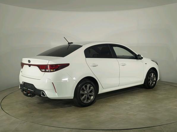 Kia Rio IV Рестайлинг с пробегом 2020 года, цена 1 315 000 рублей, 153936 км, седан, Автокод Объявления