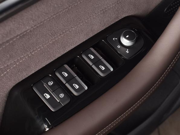 Geely Monjaro I Рестайлинг 2 с пробегом 2026 года, цена 3 989 995 рублей, 21 км, внедорожник, Автокод Объявления