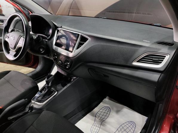 Hyundai Solaris II с пробегом 2019 года, цена 1 376 000 рублей, 62522 км, седан, Автокод Объявления