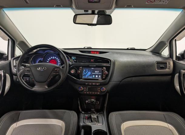 Kia Ceed II Рестайлинг с пробегом 2017 года, цена 1 390 000 рублей, 106671 км, универсал, Автокод Объявления
