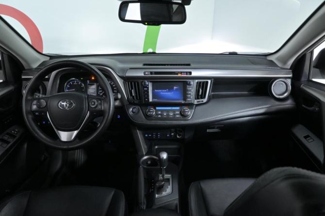 Toyota RAV4 IV (XA40) Рестайлинг с пробегом 2018 года, цена 2 500 000 рублей, 116000 км, внедорожник, Автокод Объявления