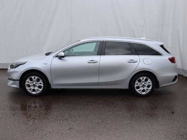 Kia Ceed III Рестайлинг с пробегом 2022 года, цена 2 350 000 рублей, 26153 км, универсал, Автокод Объявления