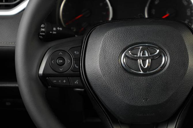 Toyota RAV4 V (XA50) с пробегом 2019 года, цена 2 399 000 рублей, 36700 км, внедорожник, Автокод Объявления