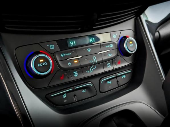 Ford Kuga II Рестайлинг с пробегом 2019 года, цена 1 890 000 рублей, 135073 км, внедорожник, Автокод Объявления