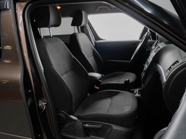 Skoda Yeti I Рестайлинг с пробегом 2014 года, цена 860 000 рублей, 265177 км, внедорожник, Автокод Объявления