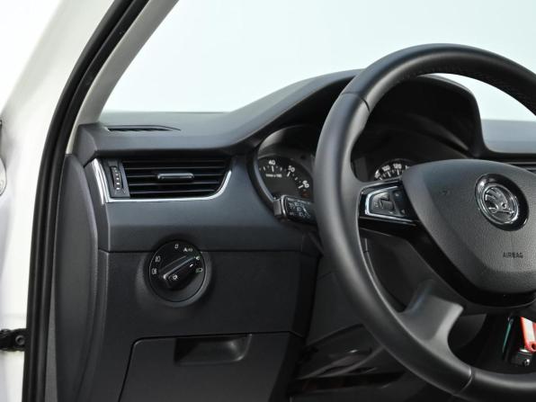 Skoda Octavia III (A7) с пробегом 2014 года, цена 1 299 000 рублей, 180000 км, лифтбек, Автокод Объявления