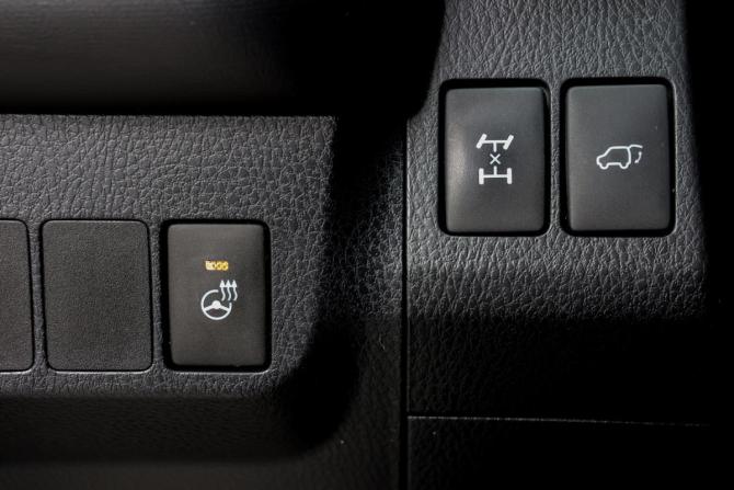 Toyota RAV4 IV (XA40) Рестайлинг с пробегом 2015 года, цена 2 499 000 рублей, 117481 км, внедорожник, Автокод Объявления
