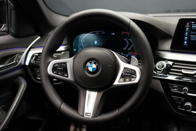 BMW 5 серии VII (G30/G31/G38) с пробегом 2019 года, цена 3 735 000 рублей, 161010 км, седан, Автокод Объявления