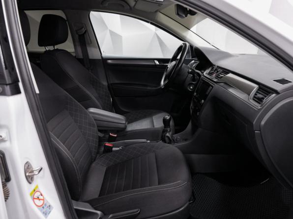Skoda Rapid I Рестайлинг с пробегом 2018 года, цена 1 011 000 рублей, 222000 км, лифтбек, Автокод Объявления