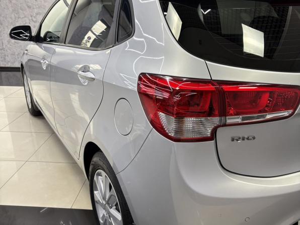 Kia Rio III Рестайлинг с пробегом 2016 года, цена 1 299 000 рублей, 127658 км, хэтчбек, Автокод Объявления