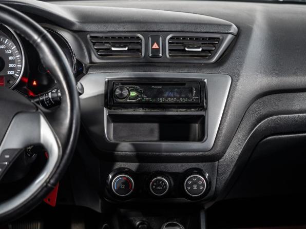 Kia Rio III Рестайлинг с пробегом 2015 года, цена 825 000 рублей, 151325 км, хэтчбек, Автокод Объявления