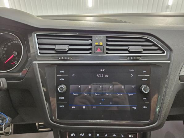 Volkswagen Tiguan II с пробегом 2019 года, цена 2 680 000 рублей, 61497 км, внедорожник, Автокод Объявления
