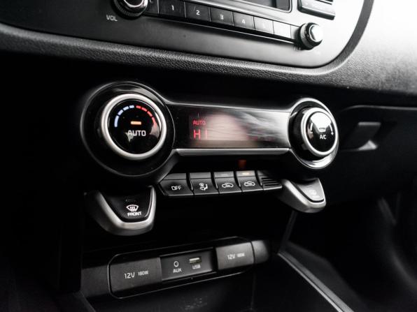 Kia Rio IV с пробегом 2019 года, цена 1 380 000 рублей, 134450 км, седан, Автокод Объявления