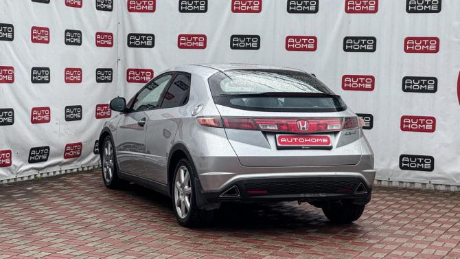 Honda Civic VIII Рестайлинг с пробегом 2008 года, цена 400 000 рублей, 303128 км, хэтчбек, Автокод Объявления