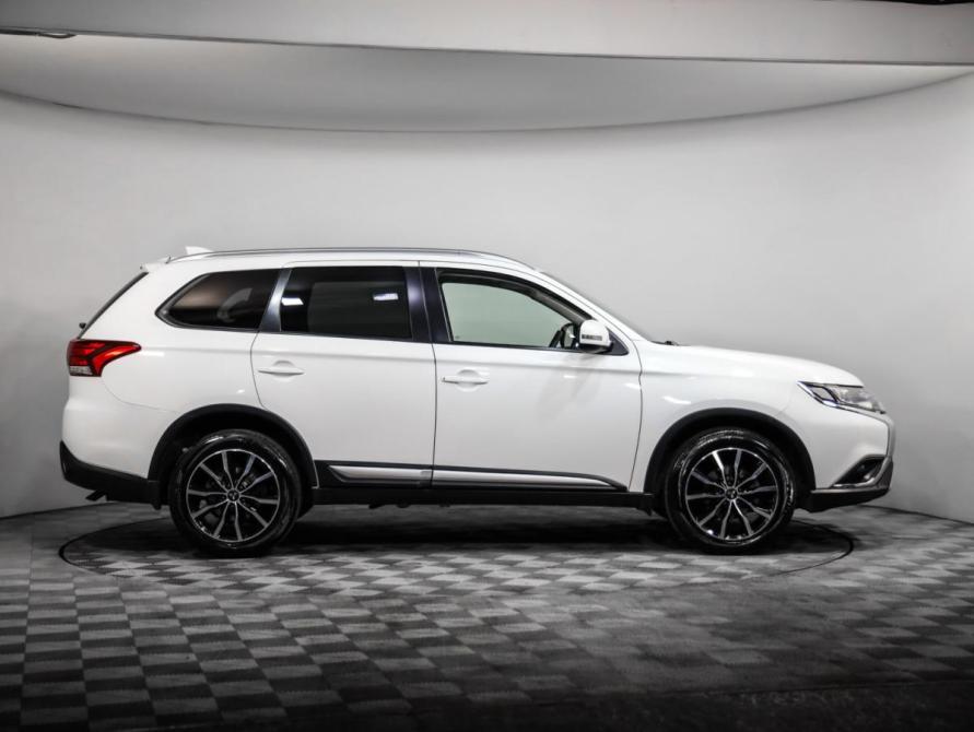 Mitsubishi Outlander III Рестайлинг 3 Санкт-Петербург  - изображение 4