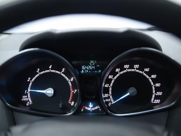 Ford Fiesta Mk6 Рестайлинг с пробегом 2015 года, цена 790 000 рублей, 164264 км, седан, Автокод Объявления