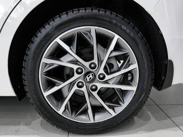 Hyundai Elantra VI (AD) Рестайлинг с пробегом 2019 года, цена 1 850 000 рублей, 60885 км, седан, Автокод Объявления
