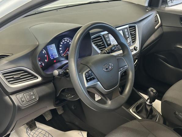 Hyundai Solaris II с пробегом 2017 года, цена 510 000 рублей, 94639 км, седан, Автокод Объявления