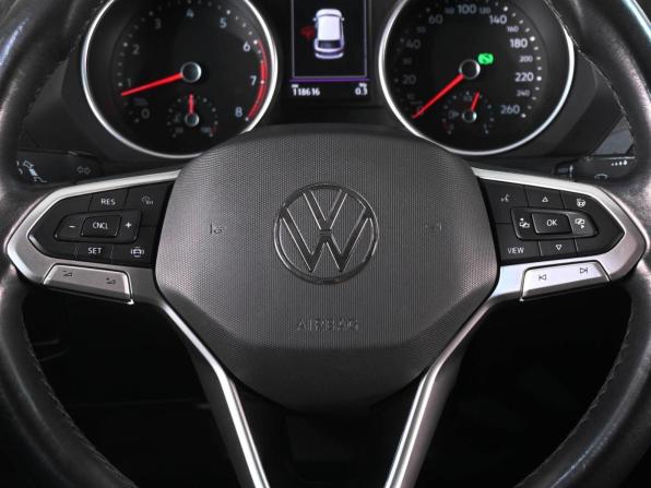 Volkswagen Tiguan II Рестайлинг с пробегом 2021 года, цена 3 049 000 рублей, 118616 км, внедорожник, Автокод Объявления