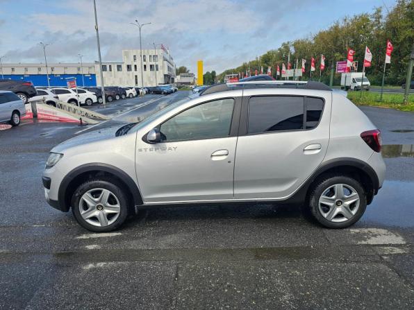 Renault Sandero II Рестайлинг с пробегом 2018 года, цена 944 995 рублей, 156238 км, хэтчбек, Автокод Объявления