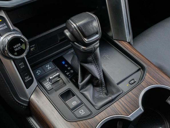 Toyota Land Cruiser 300 Series с пробегом 2023 года, цена 11 950 000 рублей, 89134 км, внедорожник, Автокод Объявления
