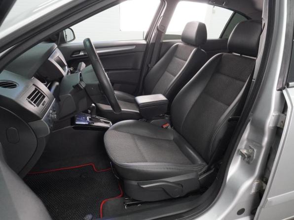 Opel Astra H Рестайлинг с пробегом 2010 года, цена 549 000 рублей, 278902 км, седан, Автокод Объявления