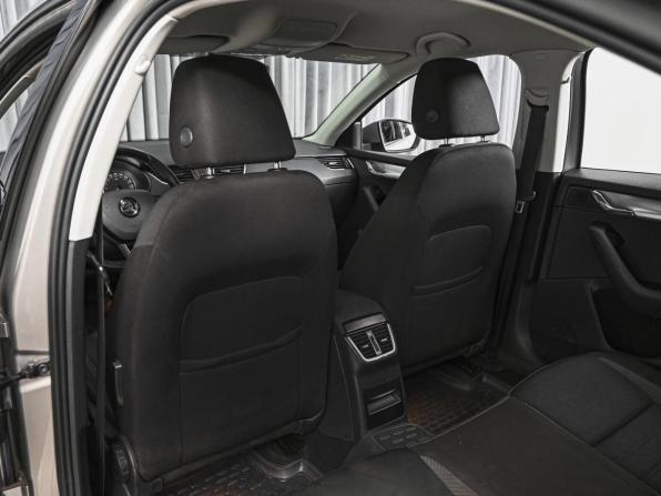 Skoda Octavia III (A7) Рестайлинг с пробегом 2017 года, цена 1 612 000 рублей, 150914 км, лифтбек, Автокод Объявления