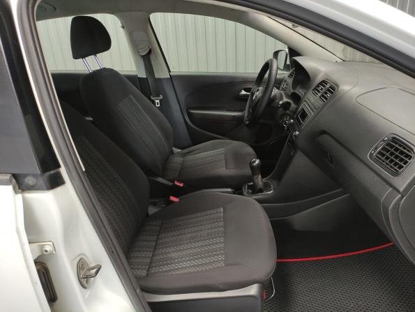 Volkswagen Polo V Рестайлинг с пробегом 2018 года, цена 710 000 рублей, 141385 км, седан, Автокод Объявления