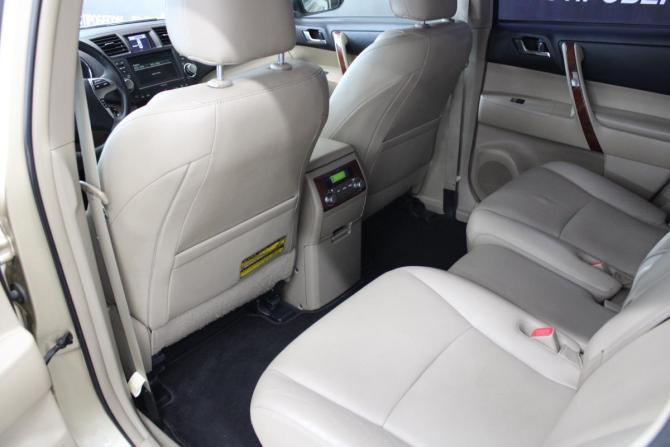 Toyota Highlander II (XU40) Рестайлинг с пробегом 2011 года, цена 1 948 000 рублей, 192727 км, внедорожник, Автокод Объявления