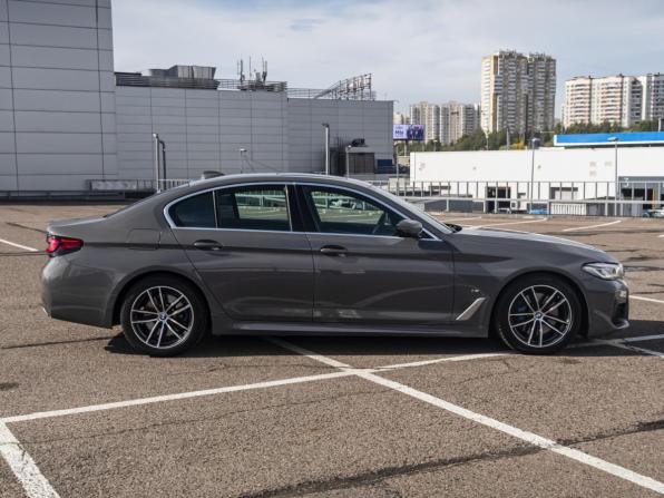 BMW 5 серии VII (G30/G31/G38) Рестайлинг с пробегом 2021 года, цена 4 598 000 рублей, 95137 км, седан, Автокод Объявления