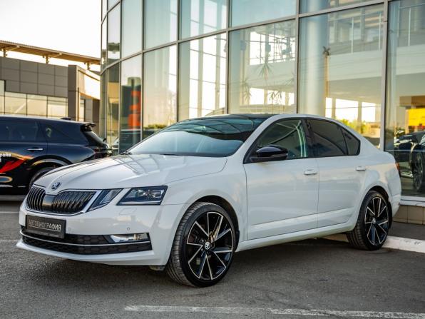 Skoda Octavia III (A7) Рестайлинг с пробегом 2017 года, цена 1 818 000 рублей, 187354 км, лифтбек, Автокод Объявления