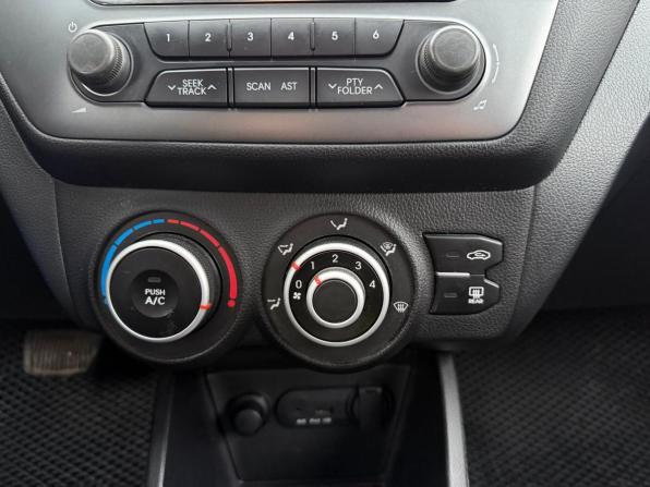 Kia Rio III с пробегом 2013 года, цена 995 000 рублей, 62565 км, хэтчбек, Автокод Объявления