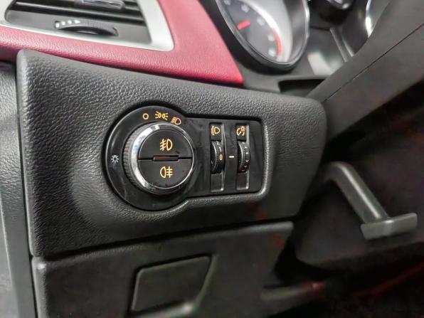 Opel Astra J Рестайлинг с пробегом 2013 года, цена 570 000 рублей, 240000 км, хэтчбек, Автокод Объявления