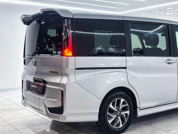 Honda Stepwgn V с пробегом 2016 года, цена 2 000 000 рублей, 135497 км, минивэн, Автокод Объявления