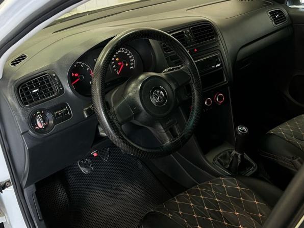 Volkswagen Polo V с пробегом 2014 года, цена 580 000 рублей, 281809 км, седан, Автокод Объявления