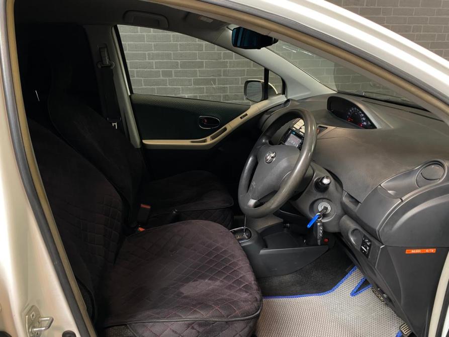 Toyota Vitz II (XP90) Челябинск  - изображение 9