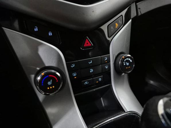 Chevrolet Cruze I с пробегом 2012 года, цена 640 000 рублей, 206304 км, хэтчбек, Автокод Объявления