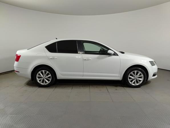 Skoda Octavia III (A7) Рестайлинг с пробегом 2019 года, цена 1 610 000 рублей, 185467 км, лифтбек, Автокод Объявления