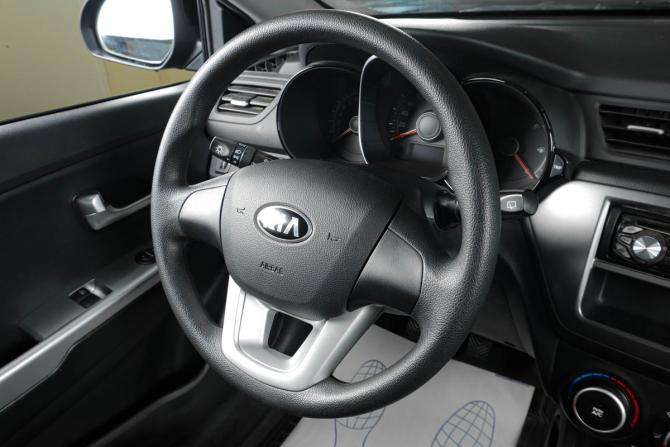 Kia Rio III с пробегом 2013 года, цена 1 069 000 рублей, 23800 км, хэтчбек, Автокод Объявления