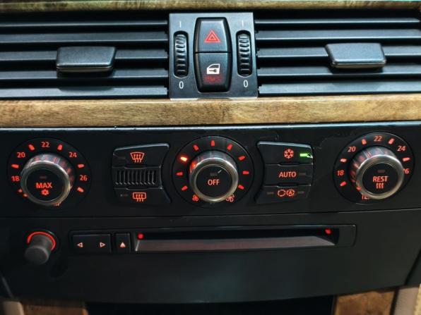 BMW 5 серии V (E60/E61) с пробегом 2006 года, цена 1 291 700 рублей, 357163 км, седан, Автокод Объявления