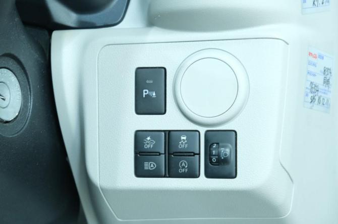 Daihatsu Mira e:S II с пробегом 2021 года, цена 749 000 рублей, 115130 км, хэтчбек, Автокод Объявления