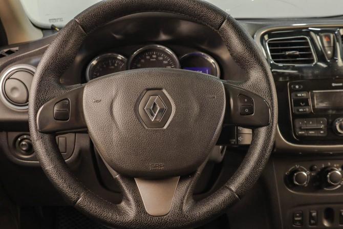 Renault Logan II с пробегом 2018 года, цена 1 019 000 рублей, 235300 км, седан, Автокод Объявления
