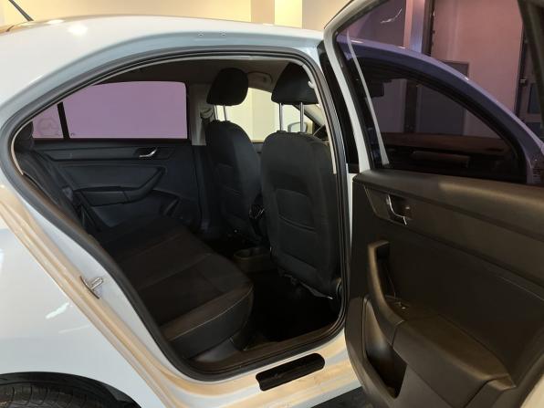 Skoda Rapid I с пробегом 2014 года, цена 597 000 рублей, 317295 км, лифтбек, Автокод Объявления