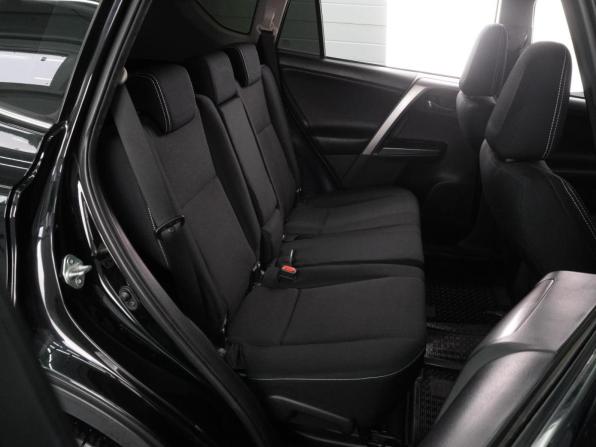 Toyota RAV4 IV (XA40) Рестайлинг с пробегом 2017 года, цена 1 799 000 рублей, 240910 км, внедорожник, Автокод Объявления