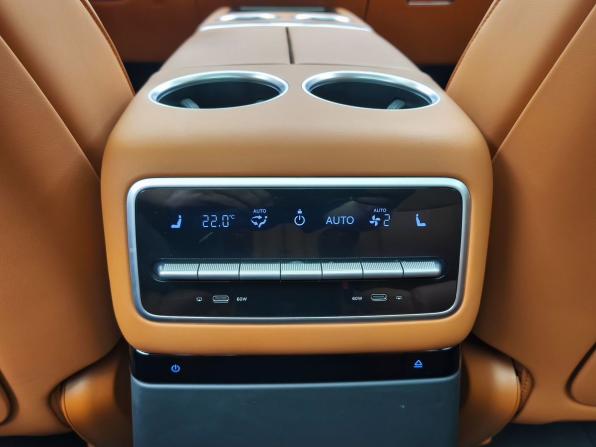 Li Auto (Lixiang) L9 I с пробегом 2023 года, цена 6 400 000 рублей, 42148 км, внедорожник, Автокод Объявления
