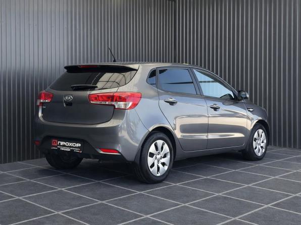 Kia Rio III Рестайлинг с пробегом 2017 года, цена 1 217 000 рублей, 77224 км, хэтчбек, Автокод Объявления