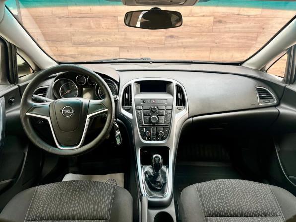 Opel Astra J Рестайлинг с пробегом 2013 года, цена 799 000 рублей, 238784 км, универсал, Автокод Объявления
