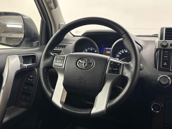 Toyota Land Cruiser Prado 150 Series Рестайлинг 1 с пробегом 2015 года, цена 3 079 000 рублей, 270265 км, внедорожник, Автокод Объявления